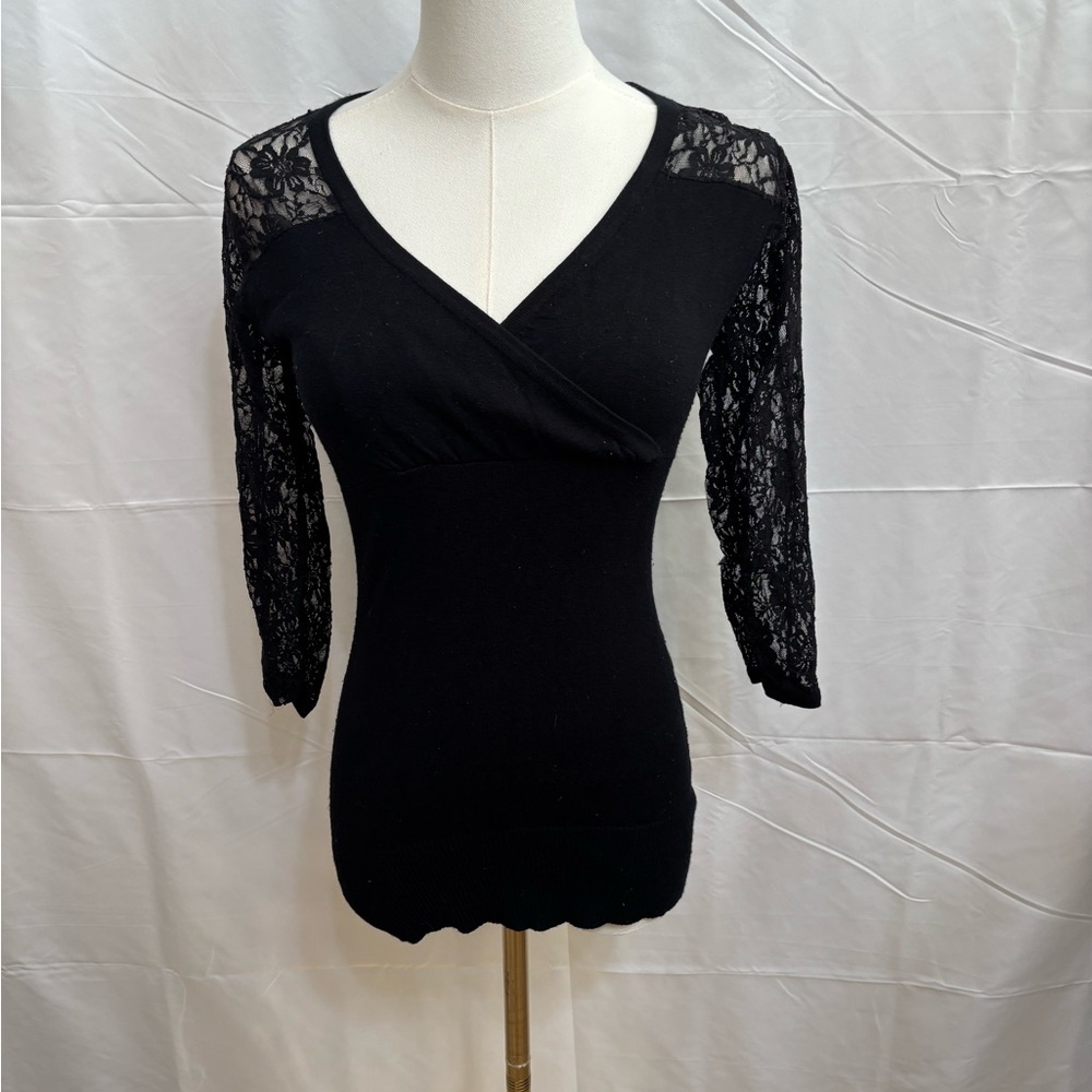 2b Bebe Black Lace Sleeve Surplice Top Small Y2K Fitted Clubwear